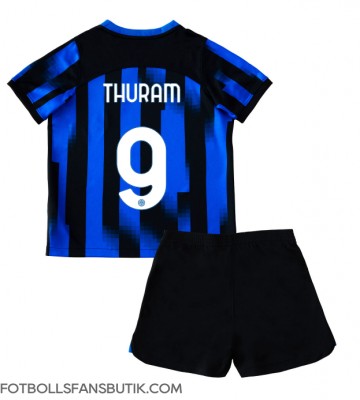 Inter Milan Marcus Thuram #9 Replika Hemmatröja Barn 2023-24 Kortärmad (+ Korta byxor)